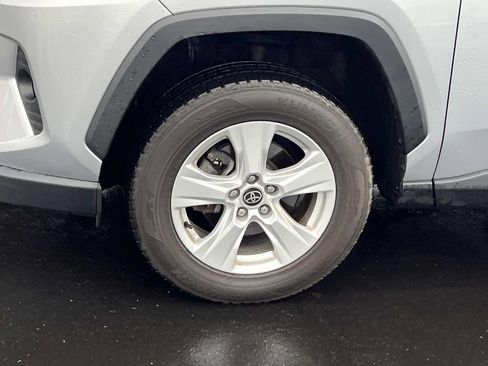 Used 2021 Toyota RAV4 XLE w/ Convenience Package image 9