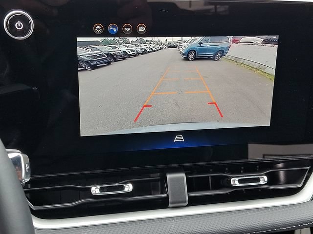Used 2025 Chevrolet Equinox LT AWD/4WD image 14