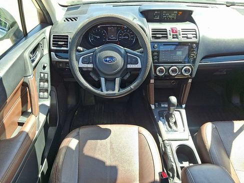 Used 2018 Subaru Forester 2.5i Touring AWD/4WD image 11