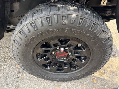 Used 2022 Toyota Tacoma TRD Sport w/ TRD Premium Sport Package AWD/4WD image 45
