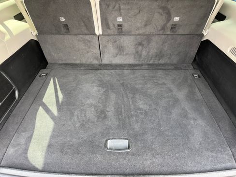 Used 2024 Jeep Wagoneer L Series II w/ Flexible Seating Group AWD/4WD image 27