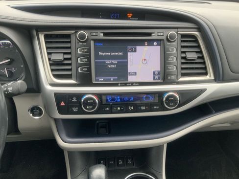 Used 2016 Toyota Highlander XLE image 37