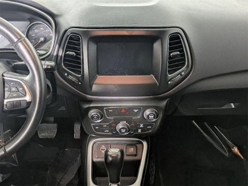 Used 2018 Jeep Compass Latitude w/ Popular Equipment Group image 25