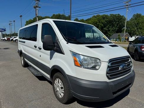 Used 2017 Ford Transit 350 XLT RWD image 3