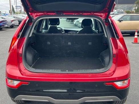 Certified 2025 Kia Niro Wind w/ Wind Preserve Package FWD image 8