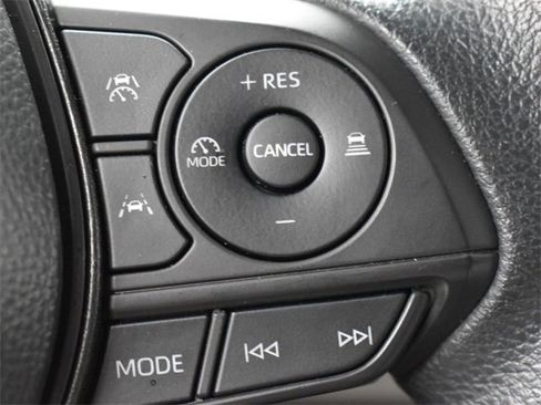 Used 2025 Toyota Corolla LE image 25