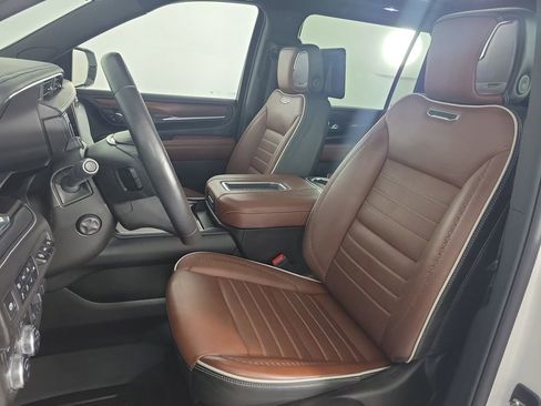Used 2024 GMC Yukon XL Denali Ultimate image 17