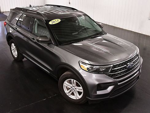 Used 2024 Ford Explorer XLT AWD/4WD image 14