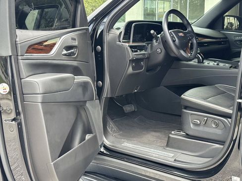 Used 2023 Cadillac Escalade Premium Luxury w/ LPO, Floor Liner Package AWD/4WD image 13
