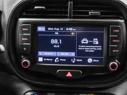 Used 2022 Kia Soul LX FWD image 18
