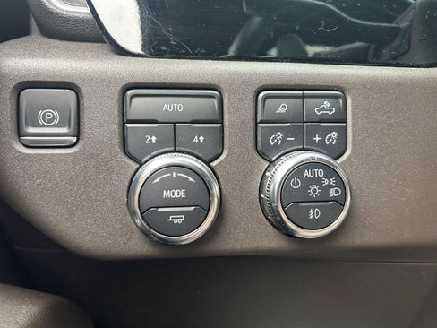 Used 2024 GMC Sierra 1500 SLT w/ SLT Premium Plus Package AWD/4WD image 22