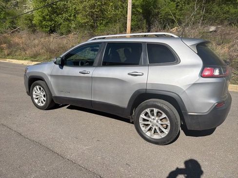 Used 2020 Jeep Cherokee Latitude image 5