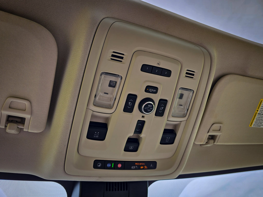 Used 2023 GMC Yukon Denali AWD/4WD image 30