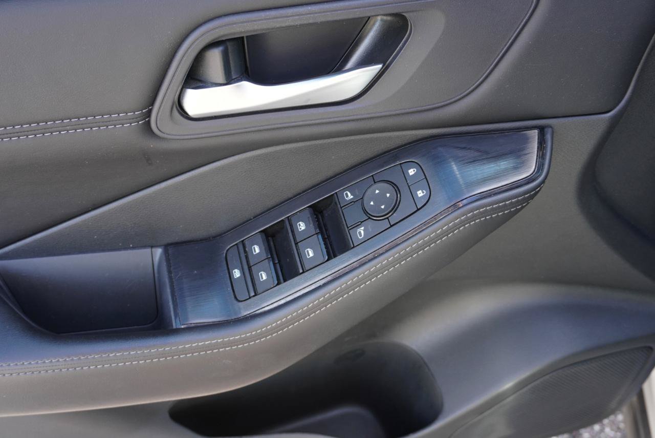 Used 2024 Nissan Rogue SV w/ SV Premium Package AWD/4WD image 10