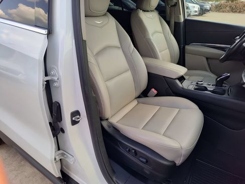 Used 2020 Cadillac XT4 Luxury FWD image 30