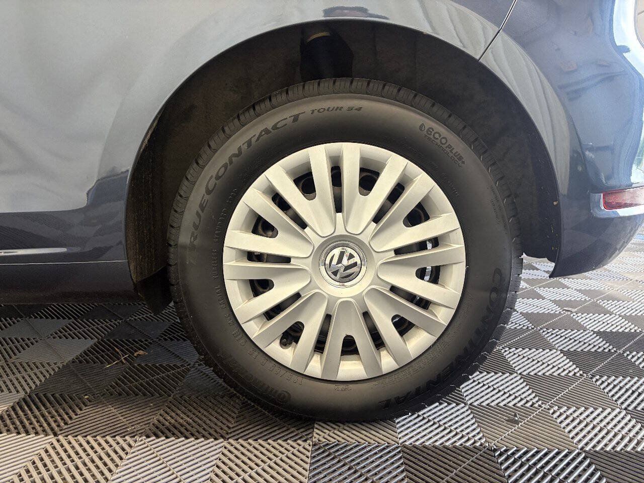 Used 2013 Volkswagen Golf 2-Door FWD image 19