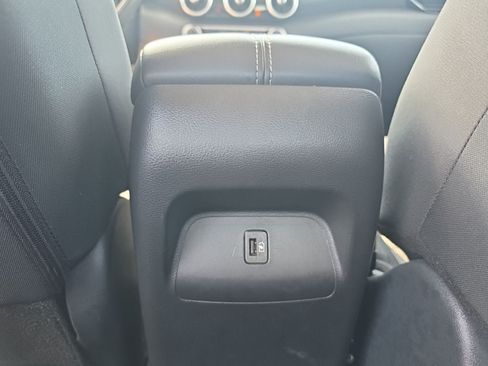 Used 2025 Nissan Sentra SV FWD image 12