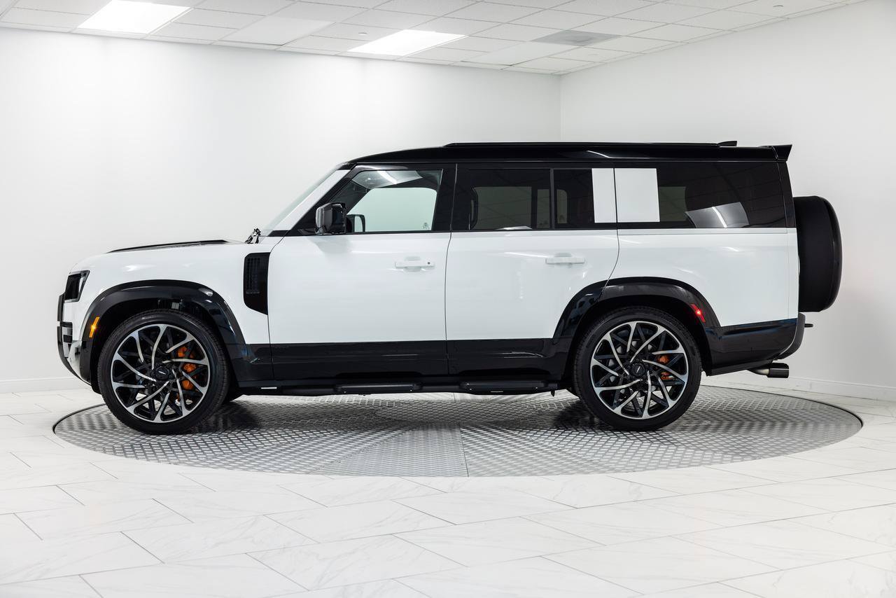 Used 2026 Land Rover Defender 130 V8 AWD/4WD image 4