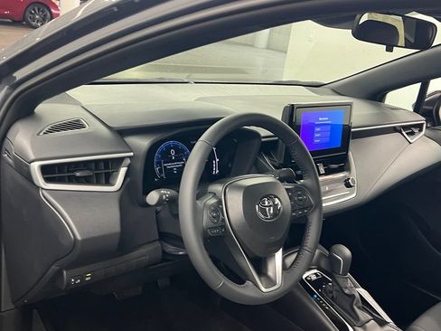 Used 2026 Toyota Corolla SE FWD image 8
