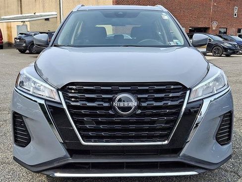Certified 2024 Nissan Kicks SV FWD image 2