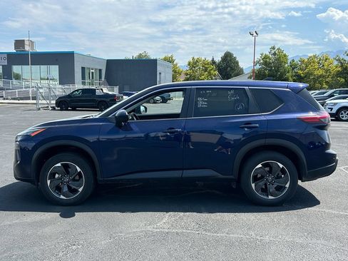 Used 2025 Nissan Rogue SV AWD/4WD image 7