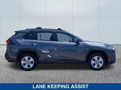 Used 2020 Toyota RAV4 XLE w/ Convenience Package FWD image 6