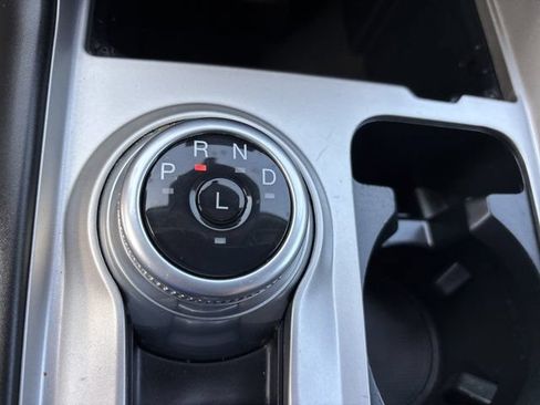Used 2023 Ford Explorer XLT AWD/4WD image 36