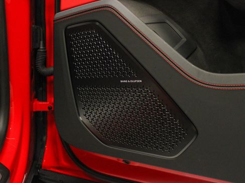 Used 2025 Lamborghini Urus SE image 44