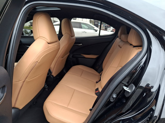 Used 2024 Lexus UX 250h AWD w/ Premium Package image 10
