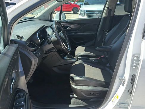 Used 2020 Buick Encore Preferred FWD image 13