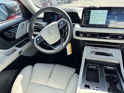 New 2026 Lincoln Aviator Reserve AWD/4WD image 13