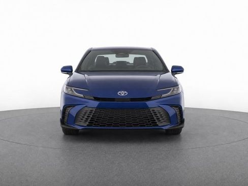 Used 2025 Toyota Camry SE w/ Convenience Package FWD image 5