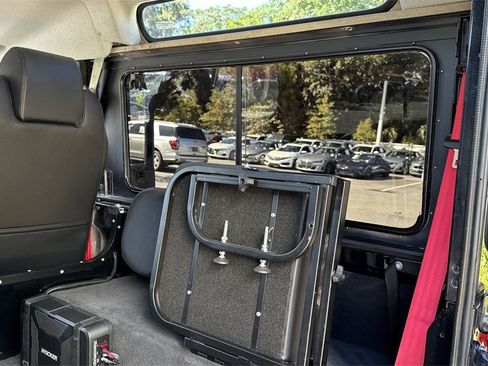 Used 1987 Nissan Rogue image 38