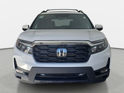 Certified 2025 Honda Passport EX-L image 2