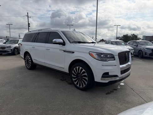 Used 2022 Lincoln Navigator L Black Label AWD/4WD image 3
