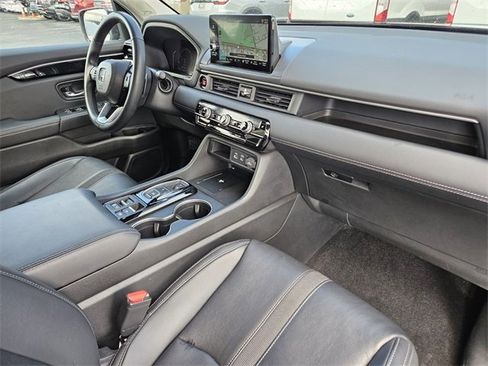 Used 2023 Honda Pilot Touring image 14