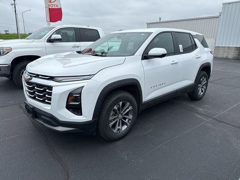 Used 2026 Chevrolet Equinox LT w/ Convenience Package II AWD/4WD image 3
