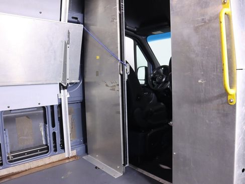 Used 2019 Mercedes-Benz Sprinter 170 image 33