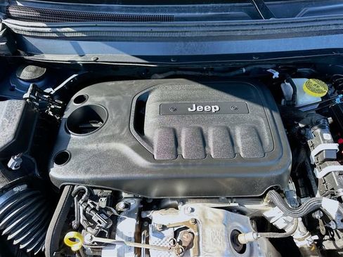 Used 2022 Jeep Cherokee Limited w/ Elite Package image 31