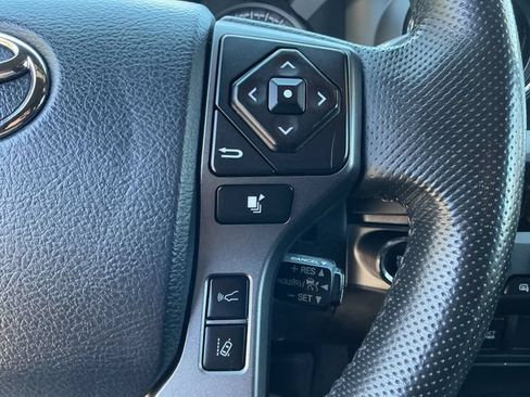 Certified 2020 Toyota Tacoma TRD Off-Road AWD/4WD image 20