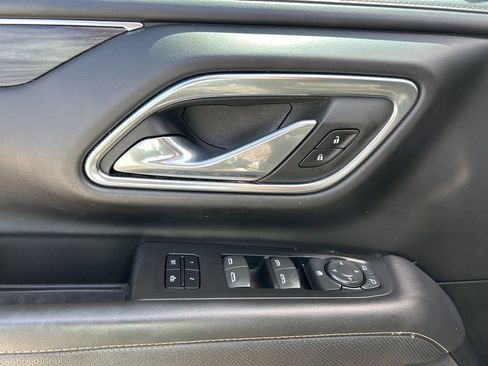 Used 2023 GMC Yukon SLT RWD image 19