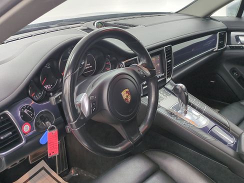 Used 2015 Porsche Panamera 4 image 4