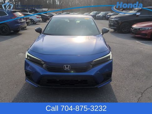 Used 2023 Honda Civic Sport image 2