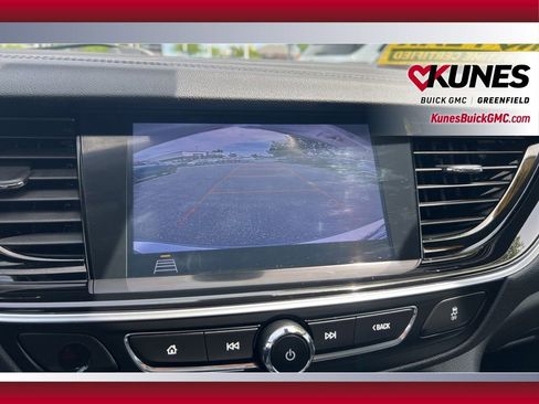 Used 2018 Buick Regal Essence w/ Driver Confidence Package #1 AWD/4WD image 28