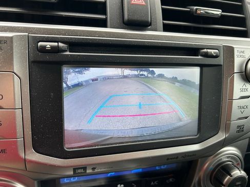 Used 2016 Toyota 4Runner Limited AWD/4WD image 28