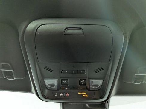 Used 2021 Cadillac XT4 Premium Luxury image 24