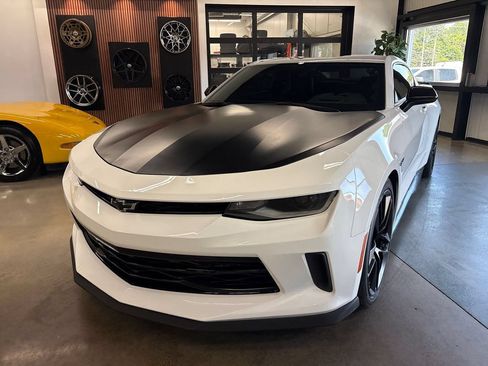 Used 2017 Chevrolet Camaro LT RWD image 2