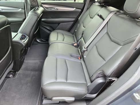 Used 2021 Cadillac XT6 Luxury FWD image 17