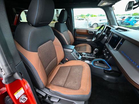 Used 2022 Ford Bronco Outer Banks AWD/4WD image 25