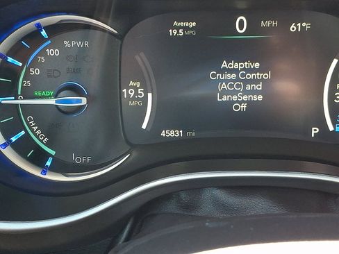 Used 2024 Chrysler Pacifica Limited FWD image 21